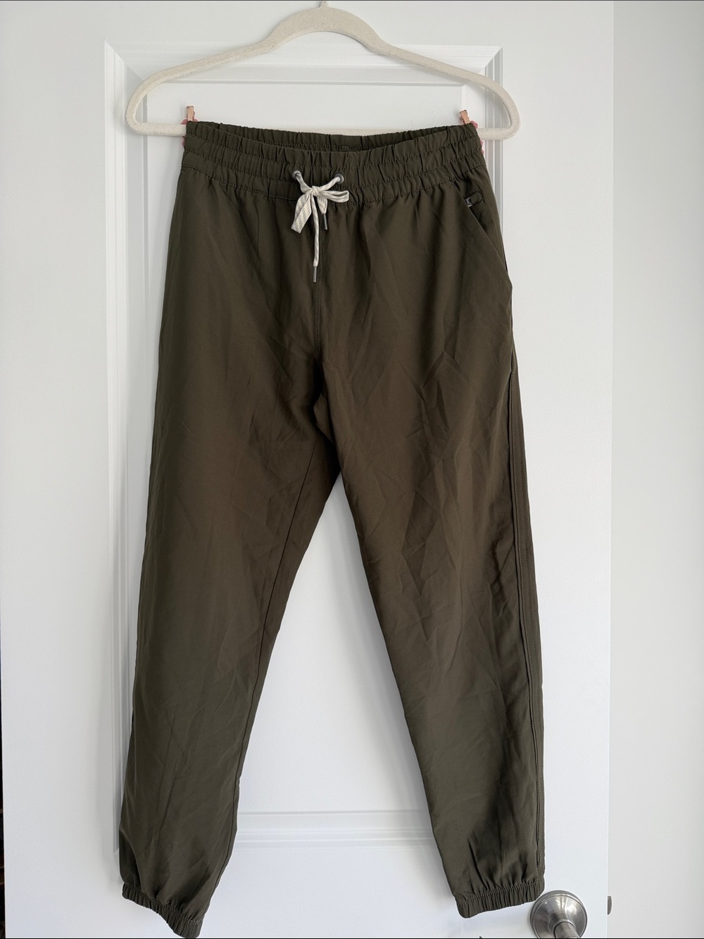 Women’s Vuori Olive Joggers